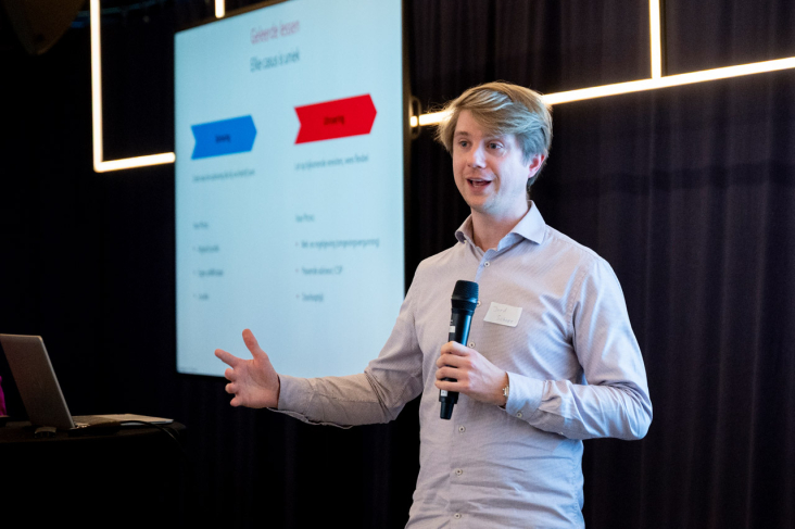 Jord Schepel presenteert