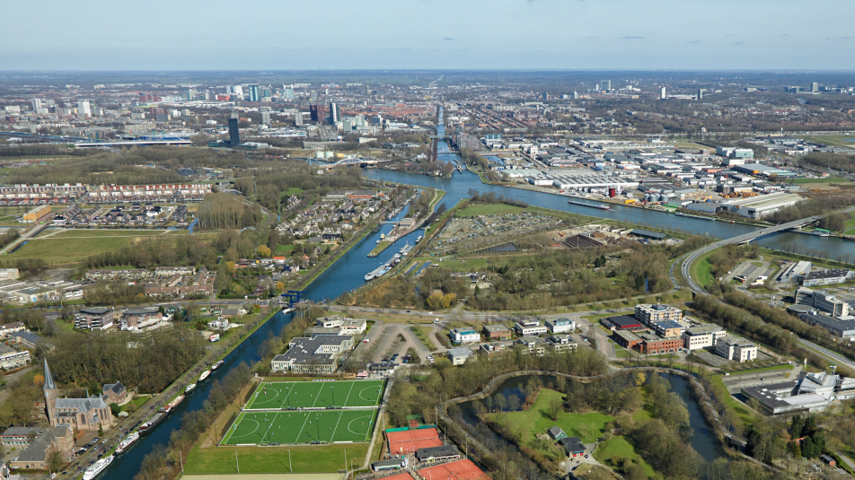 luchtfoto van het gebied rond het Merwedekanaal